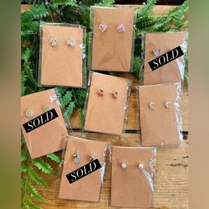 ⚡️ PICK ONE - Hypoallergenic Stud Earrings